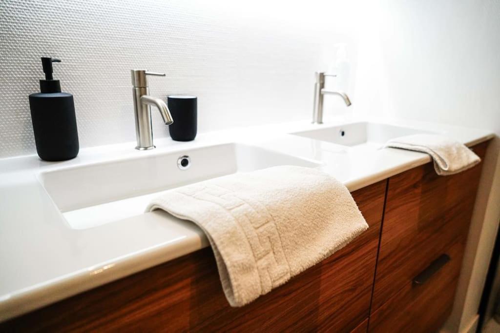 Apartament Le Rive Hugo • Elegance & Art De Vivre Châteauroux Zewnętrze zdjęcie