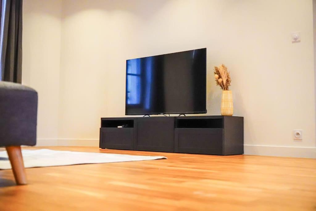 Apartament Le Rive Hugo • Elegance & Art De Vivre Châteauroux Zewnętrze zdjęcie
